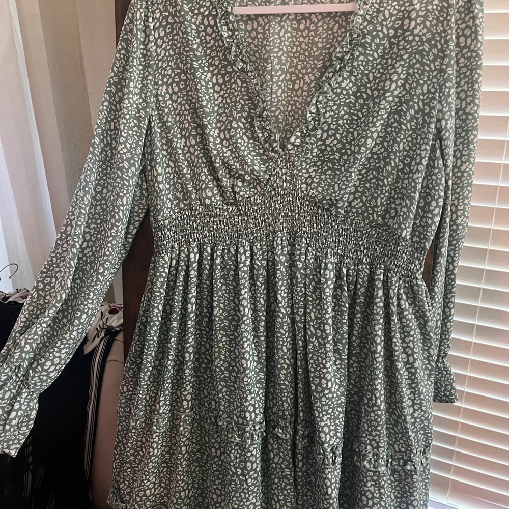 SHEIN Sage Green Floral V-Neck Smocked Waist Long Sleeve Dress